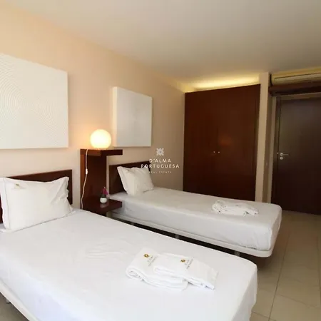 Lagoas - By Dalma Portuguesa