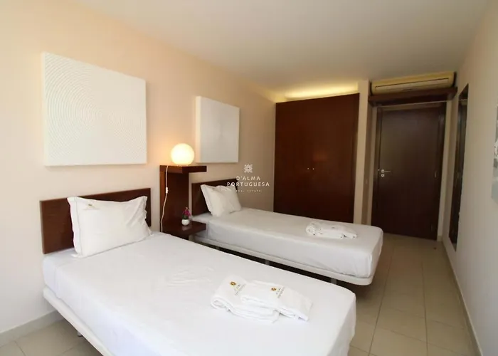 Lagoas - By Dalma Portuguesa