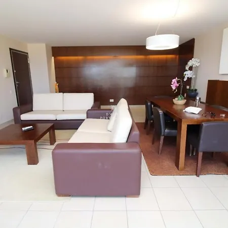 Lagoas - By Dalma Portuguesa Gale (Albufeira)